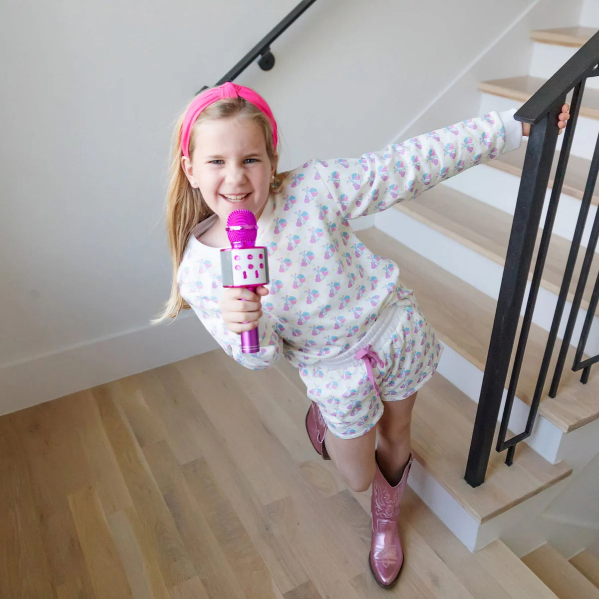 Stella Girls' Sweatshirt Short Set- Music Superstar